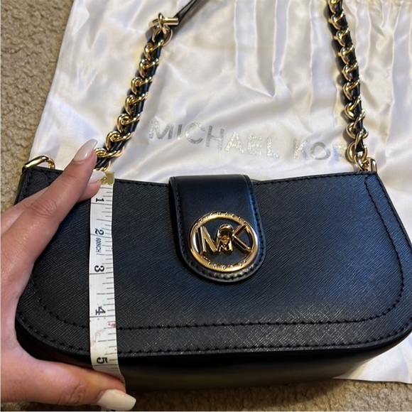 Michael Kors purse - Picture 17 of 17